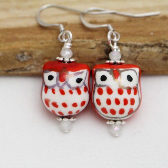 Red Hand Painted Beaded Owl Earrings - Handmade & Hypoallergenic - Picture 1 of 7